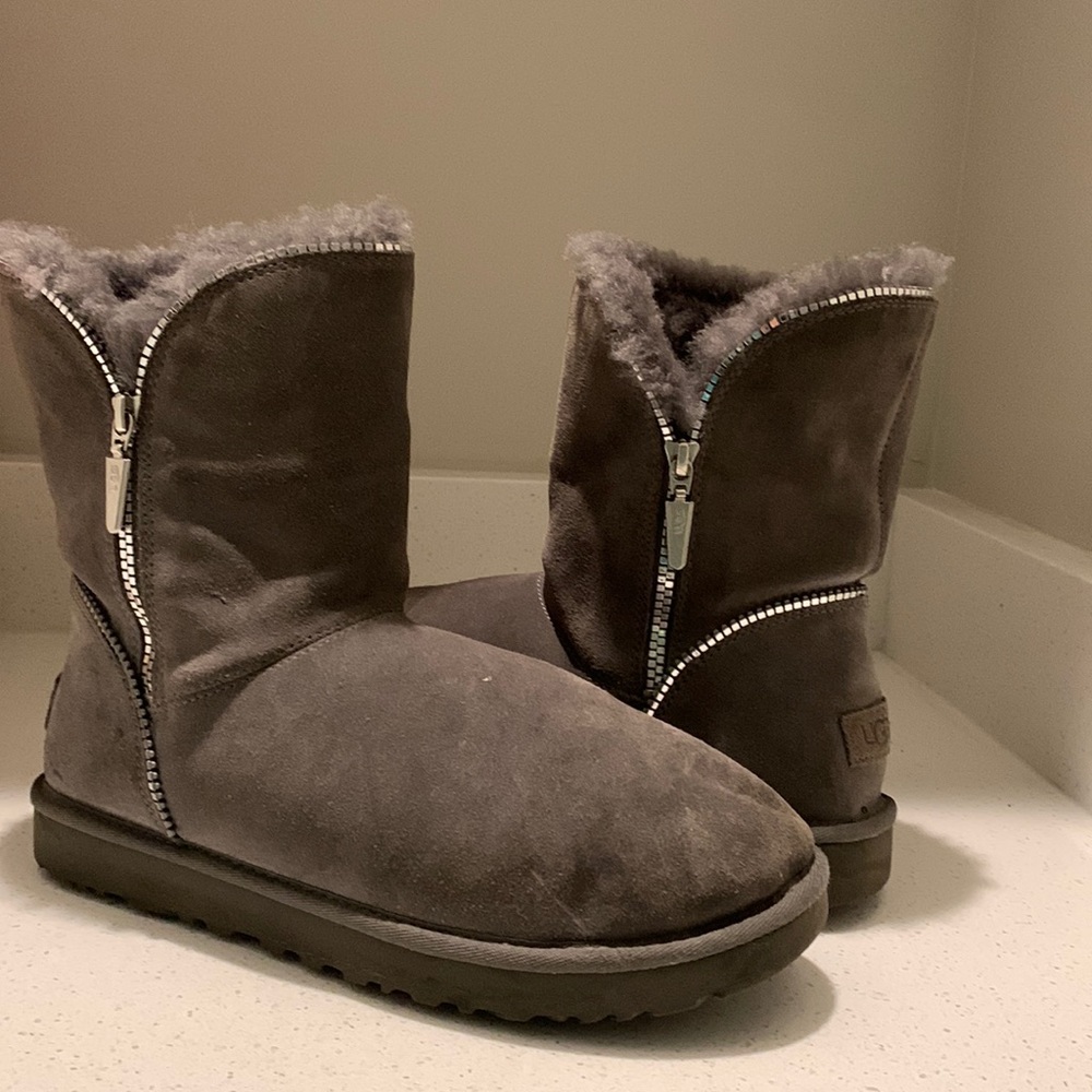 Grey Uggs with Silver zipper!